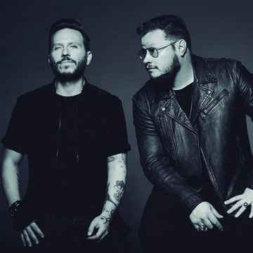 Sin Bandera Concerts in Las Vegas